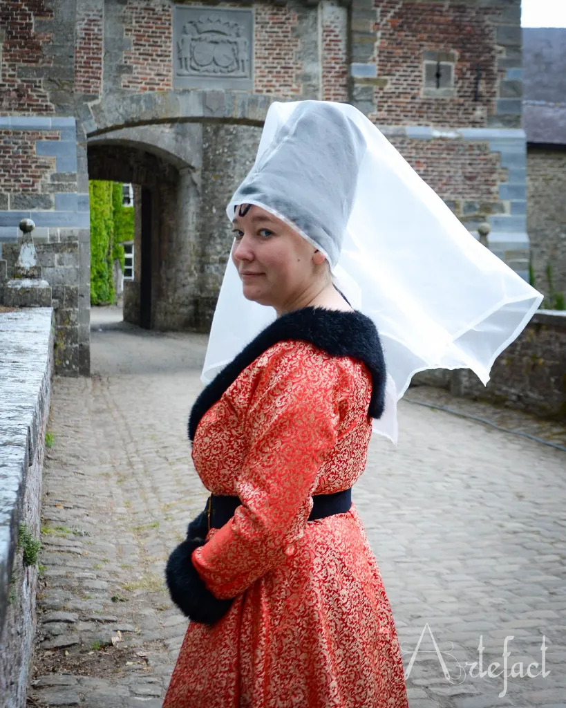 Burgundian dress 4.webp