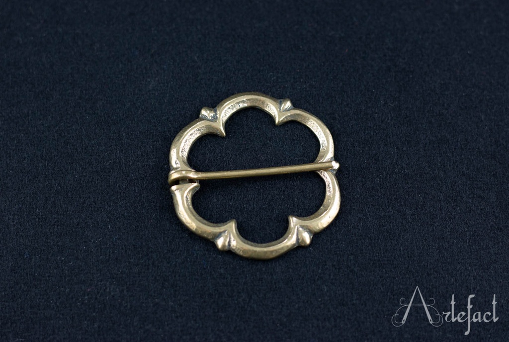 Brooch with 6 lobes