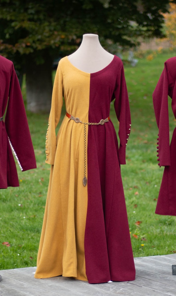 14th century dress - type 2