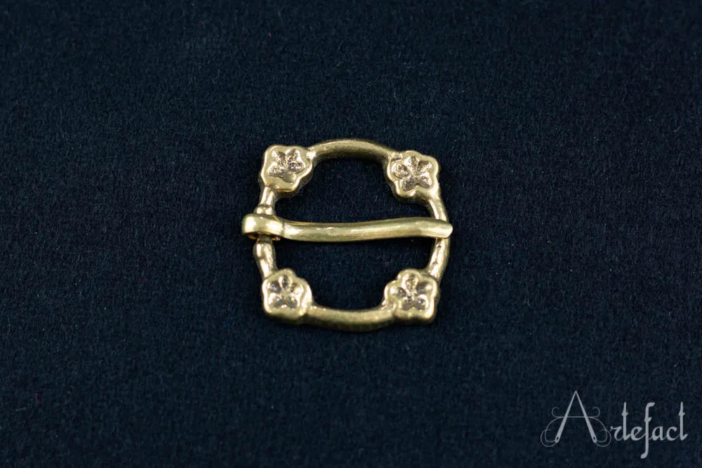 4-flower brooch