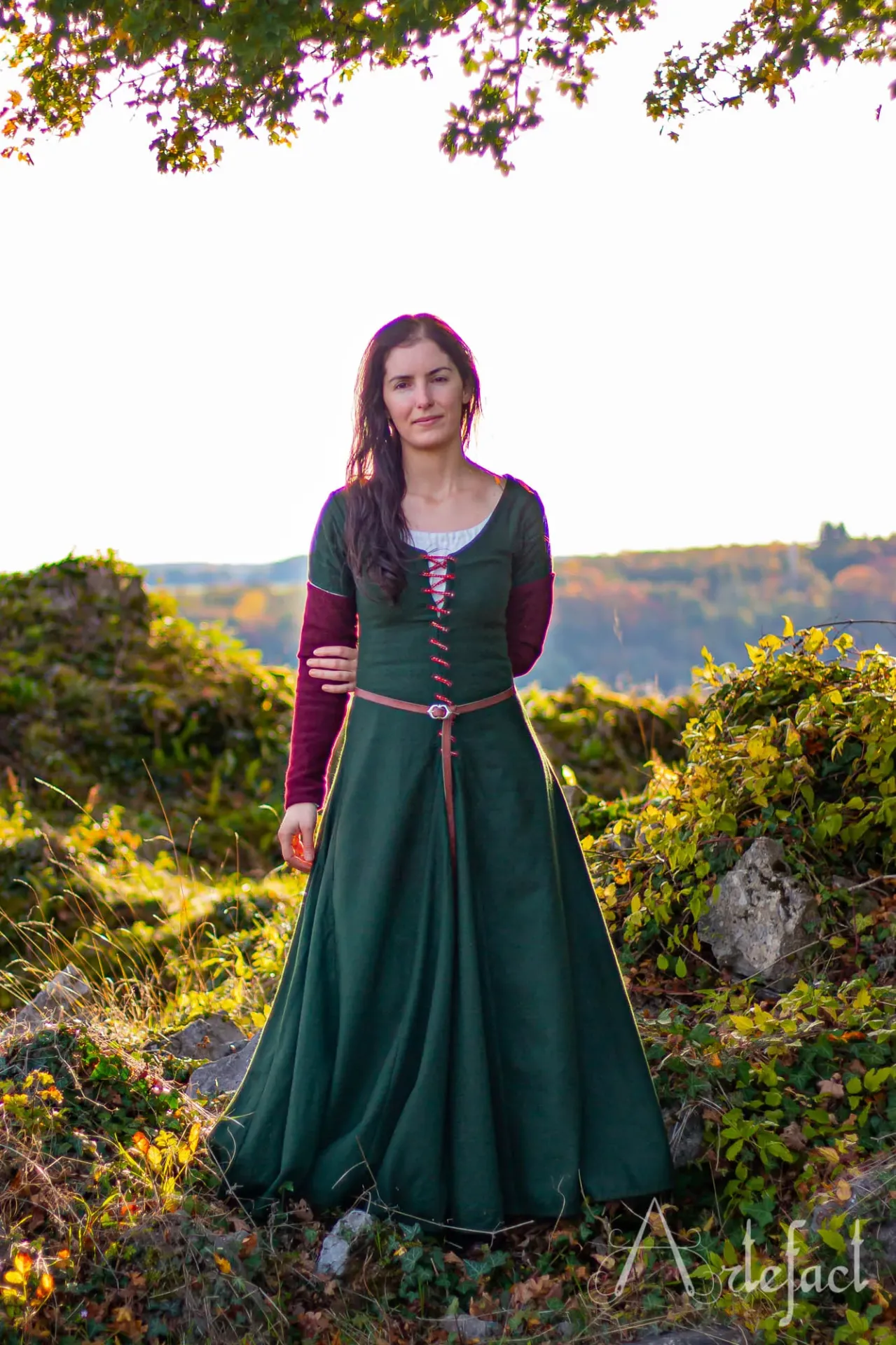 15th-century dress (wool) - type 1 (3.3 metres (modest status) - standard wool, Machine stitching, Short sleeves)